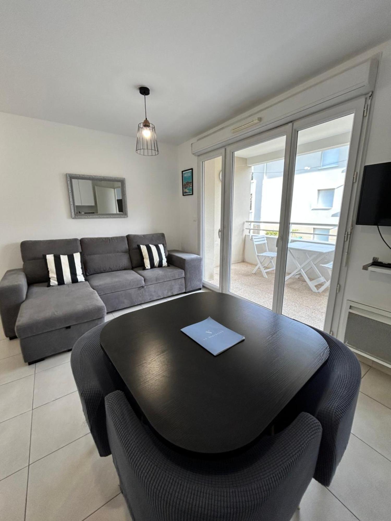 Appartement Avec Terrasse Et Box Entre Plages Et Nature Marseille Luaran gambar